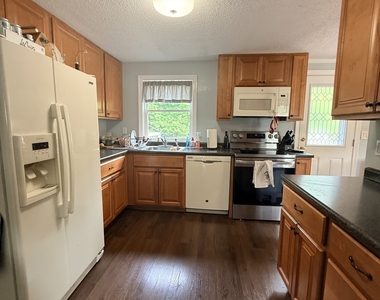 4 Harbor View Avenue - Photo Thumbnail 1