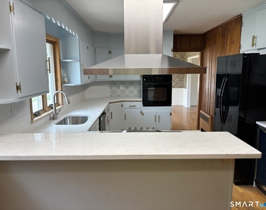 16 Shorelands Drive - Photo Thumbnail 10