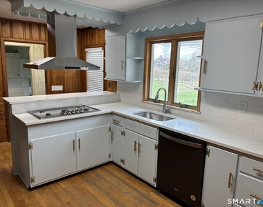 16 Shorelands Drive - Photo Thumbnail 11