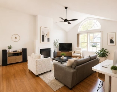 374 Stevenson Road - Photo Thumbnail 3