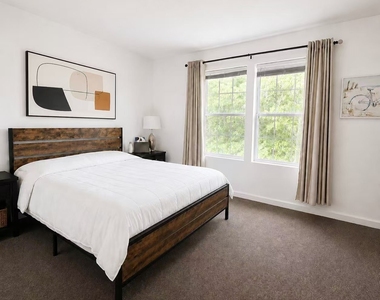 374 Stevenson Road - Photo Thumbnail 6