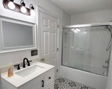 374 Stevenson Road - Photo Thumbnail 10