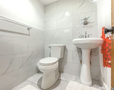 90 Seymour Street - Photo Thumbnail 15