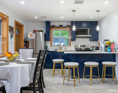 90 Seymour Street - Photo Thumbnail 6