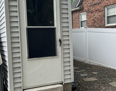 16 Harriet Street - Photo Thumbnail 3