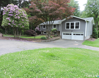 60 Mohegan Trail - Photo Thumbnail 1