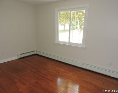 60 Mohegan Trail - Photo Thumbnail 13