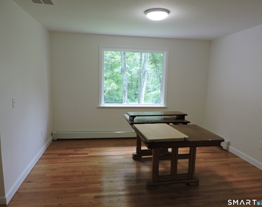 60 Mohegan Trail - Photo Thumbnail 8