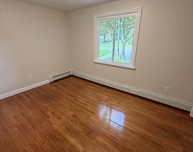 60 Mohegan Trail - Photo Thumbnail 17