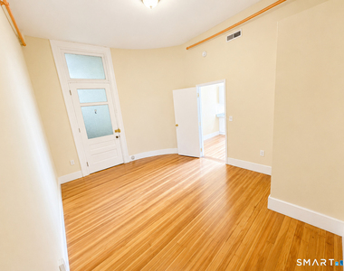 105 Bank Street - Photo Thumbnail 3