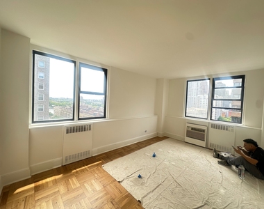 435 East 79th Street - Photo Thumbnail 1