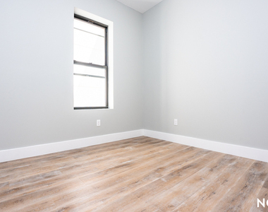 1365 St Johns Pl - Photo Thumbnail 5