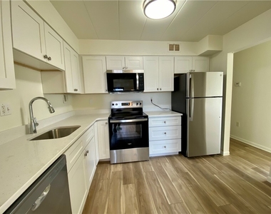 53 Academy Avenue - Photo Thumbnail 12