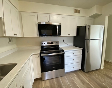 53 Academy Avenue - Photo Thumbnail 10