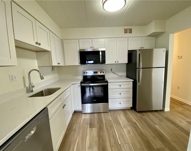 53 Academy Avenue - Photo Thumbnail 9