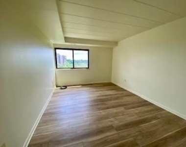 53 Academy Avenue - Photo Thumbnail 16