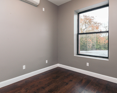 6080 Myrtle Ave - Photo Thumbnail 2