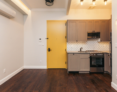 6080 Myrtle Ave - Photo Thumbnail 9
