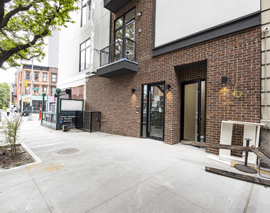 899 Fulton St - Photo Thumbnail 7
