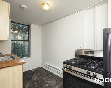 147 Starr St - Photo Thumbnail 11