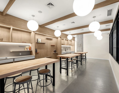 395 Carroll Street - Photo Thumbnail 8
