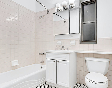 East 31st Street - Photo Thumbnail 3