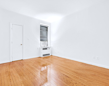 East 31st Street - Photo Thumbnail 2