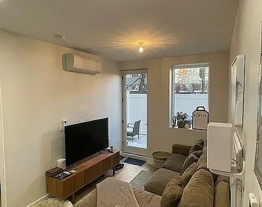 727 Dekalb Avenue - Photo Thumbnail 2