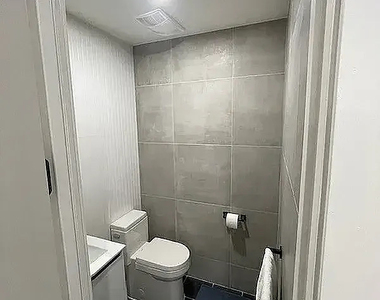 727 Dekalb Avenue - Photo Thumbnail 9