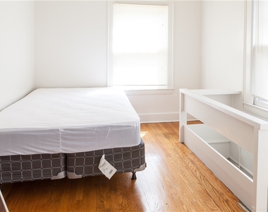 700 Westcott Street - Photo Thumbnail 2