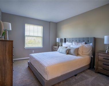 768 Royal Sunset Drive - Photo Thumbnail 8