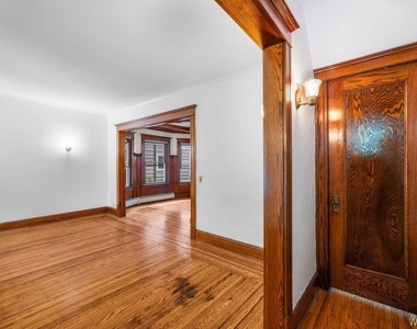 845 Potomac Avenue - Photo Thumbnail 2