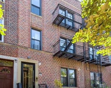1647 Eighth Avenue - Photo Thumbnail 12