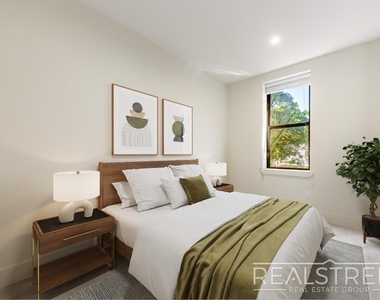 1647 Eighth Avenue - Photo Thumbnail 4
