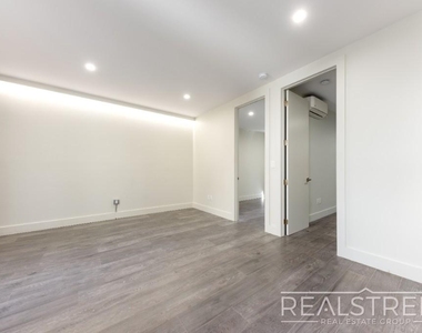 1647 Eighth Avenue - Photo Thumbnail 7