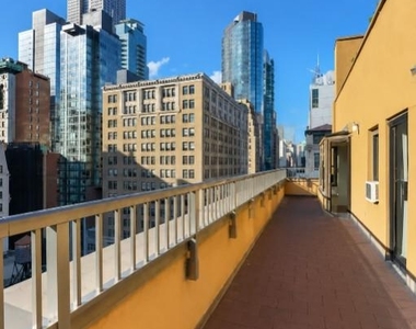 Madison Ave - Photo Thumbnail 2