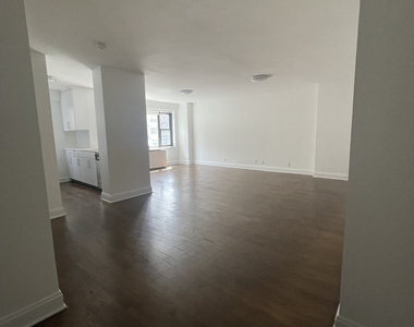 East 56th Street - Photo Thumbnail 13
