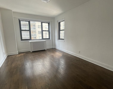 East 56th Street - Photo Thumbnail 10
