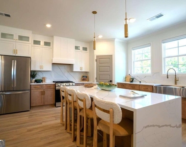 1365 Sydney Oaks Drive - Photo Thumbnail 5