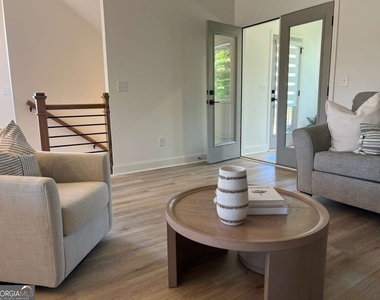1365 Sydney Oaks Drive - Photo Thumbnail 10