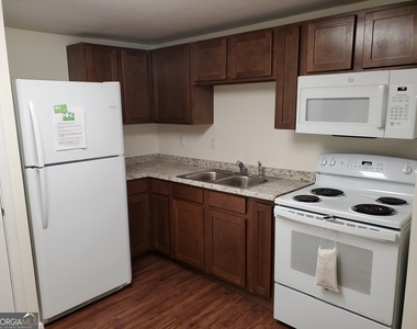 312 Crescent Drive - Photo Thumbnail 4