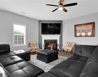 2145 Waterford Park Drive - Photo Thumbnail 6