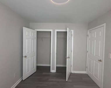 400 Stonehaven Circle - Photo Thumbnail 23