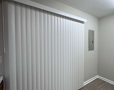 400 Stonehaven Circle - Photo Thumbnail 11