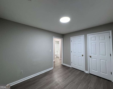 400 Stonehaven Circle - Photo Thumbnail 14