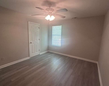 400 Stonehaven Circle - Photo Thumbnail 25
