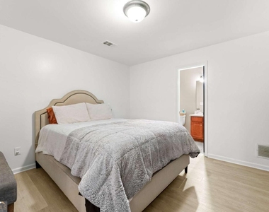 1501 Glen Ivy - Photo Thumbnail 1