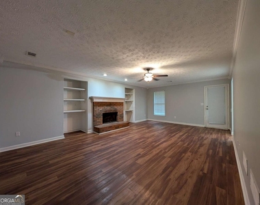 3004 Dogwood Lane - Photo Thumbnail 4