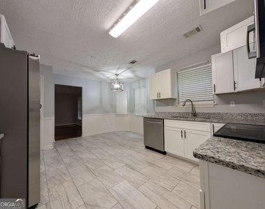3004 Dogwood Lane - Photo Thumbnail 7