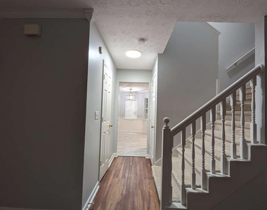 3004 Dogwood Lane - Photo Thumbnail 6